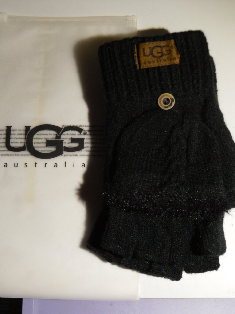 UGG women's fingerless gloves black new